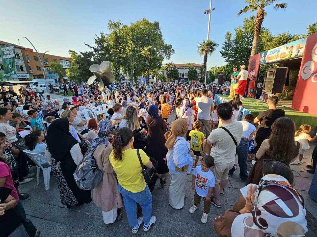 GÖLCÜK BELEDİYESİ, 2025-2026 EĞİTİM ÖĞRETİM YILI ARA TATİLİ KAPSAMINDA ÖĞRENCİLER İÇİN TİYATRO VE...