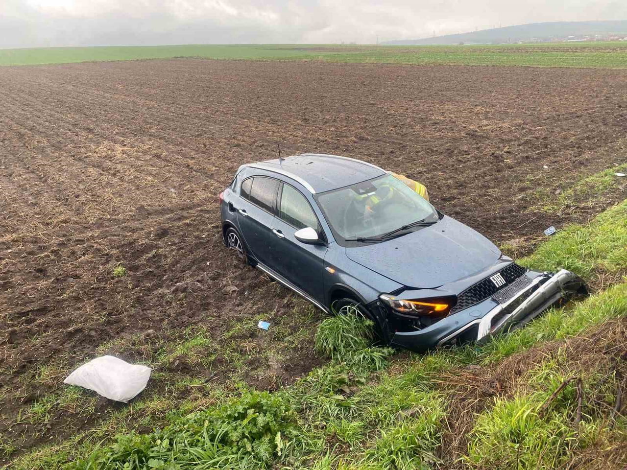 GÖNEN’DE TRAFİK KAZASI: 2 YARALI