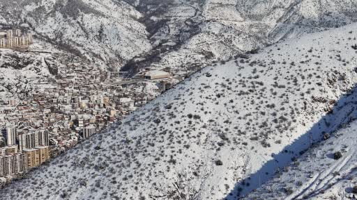 Gümüşhane’de Kar Yağışı Görsel Şölene Dönüştü: Zirveler ve Tarih Beyaza Büründü