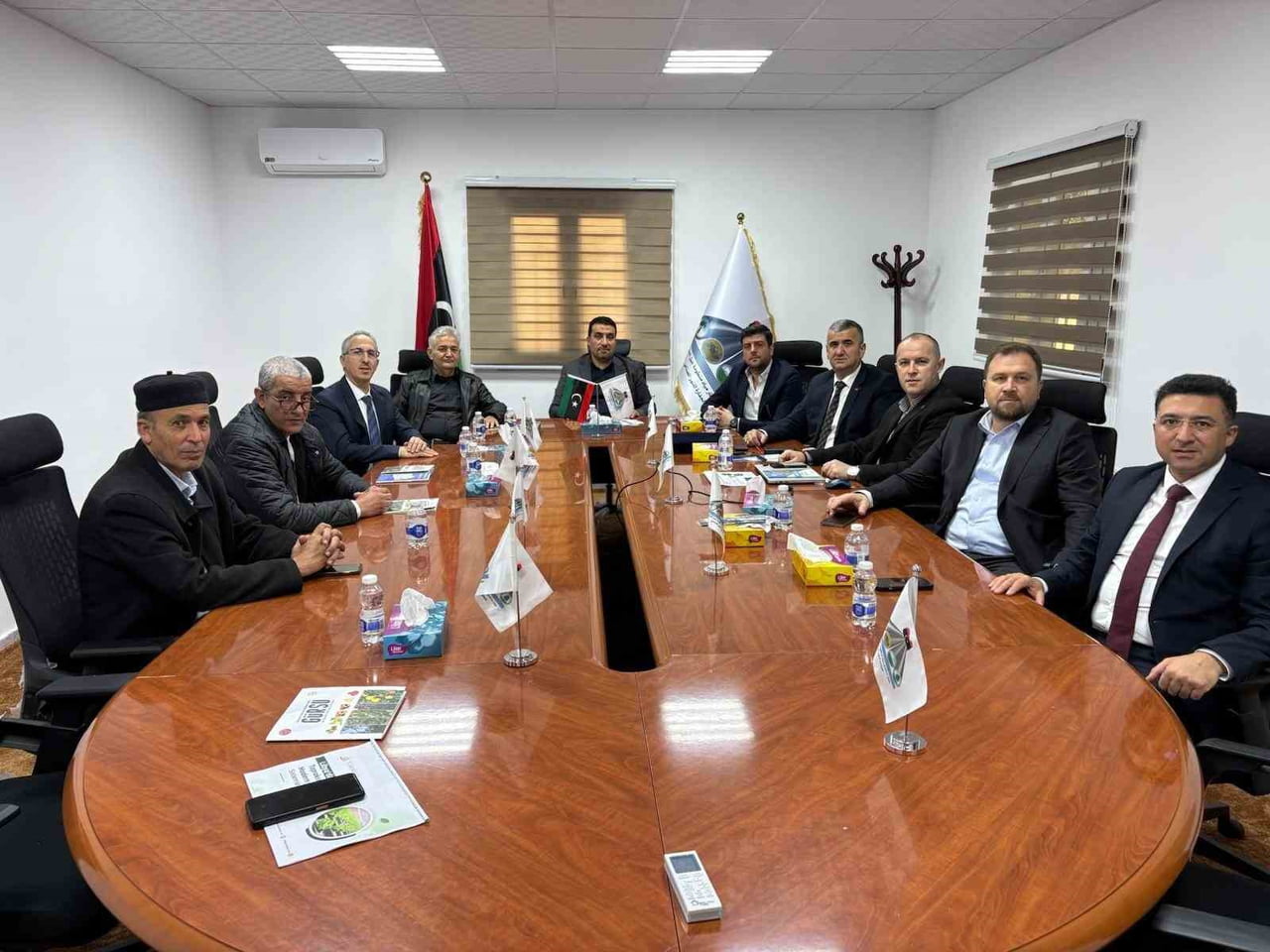 GÜRSU BELEDİYE BAŞKANI MUSTAFA IŞIK VE EKİBİ, ANADOLU SANAYİCİ VE İŞ İNSANLARI DERNEĞİ ANASİAD İLE...