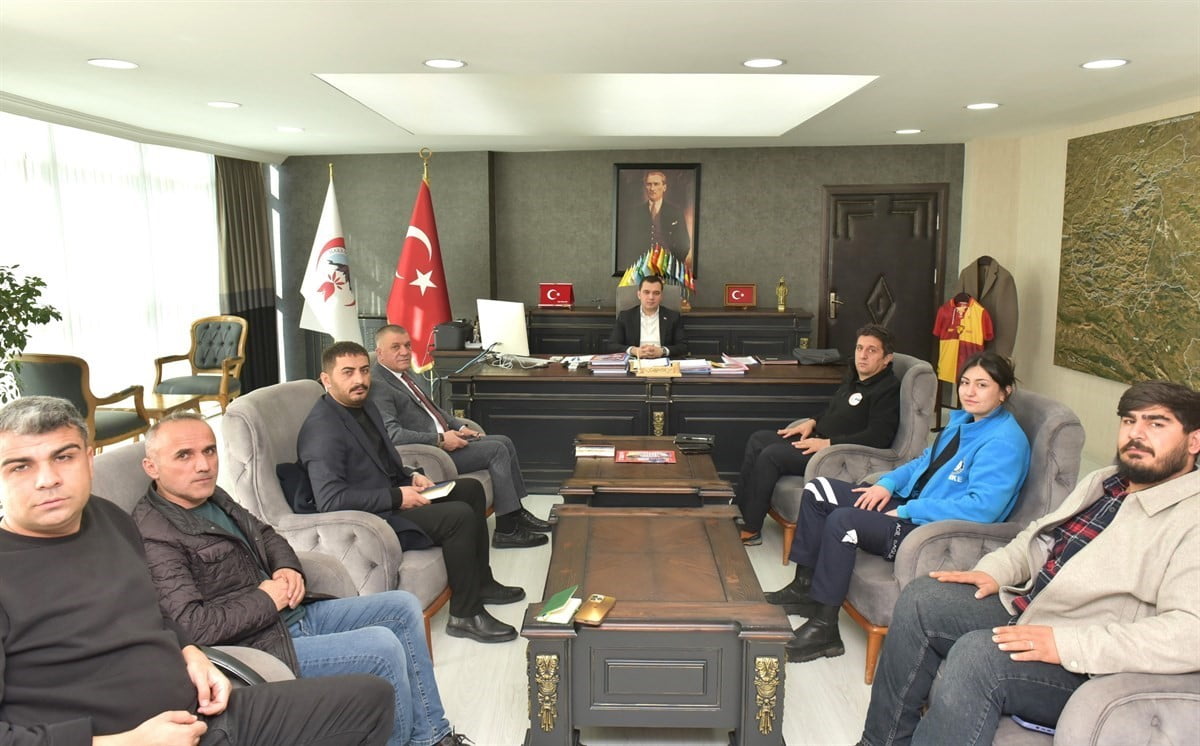 HAKKARİ’DE, YOĞUN KAR YAĞIŞIYLA MÜCADELE KAPSAMINDA YÜRÜTÜLEN ÇALIŞMALARIN DEĞERLENDİRİLMESİ VE...