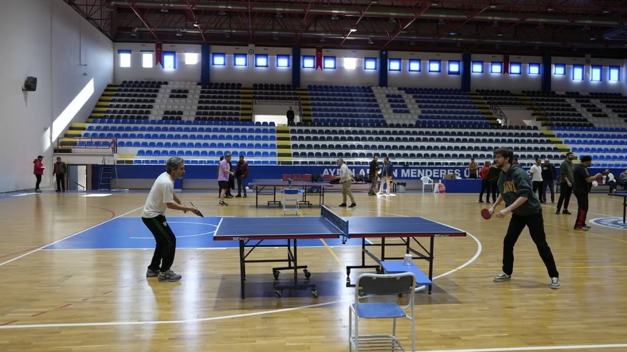 HASTANE PERSONELİ MASA TENİSİNDE HÜNERLERİNİ SERGİLEDİ