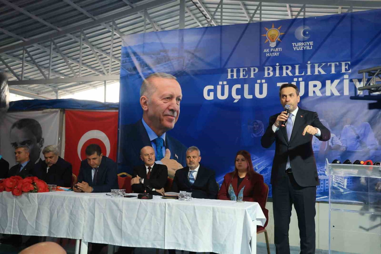 HATAY’DA AÇIKLAMALARDA BULUNAN ENERJİ VE TABİİ KAYNAKLAR BAKANI ALPARSLAN BAYRAKTAR, GECE GÜNDÜZ...