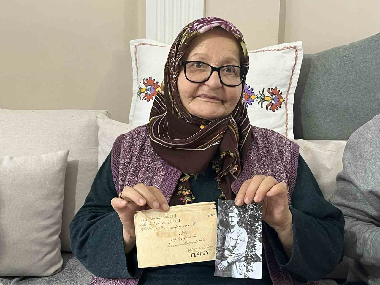 HATAY’DA YAŞAYAN ZÜLEYHA BALLI, KORE SAVAŞINDA ŞEHİT OLAN BABASI İBRAHİM BALLI’DAN KALAN GERİYE...