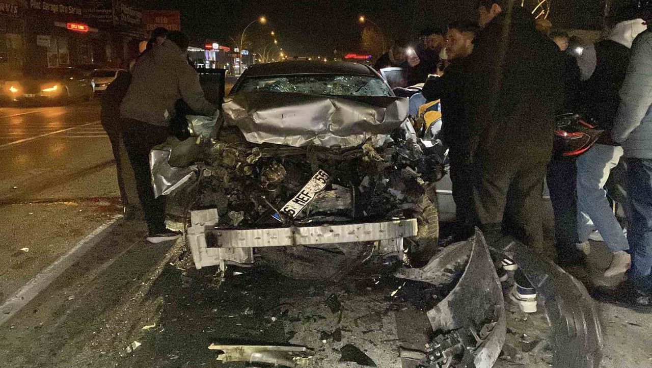 HURDAYA DÖNEN OTOMOBİLDEN GÖRÜNTÜ