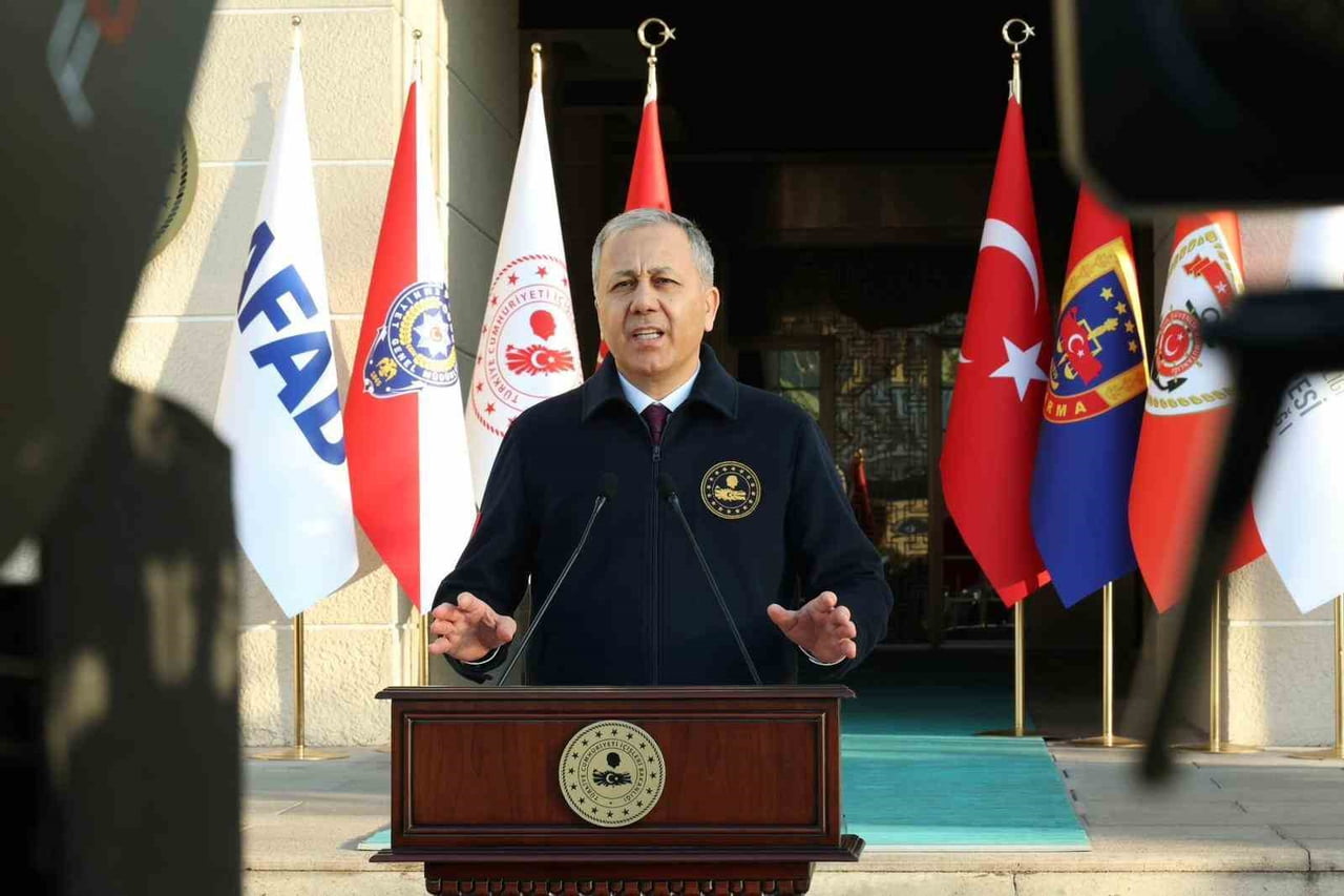 İÇİŞLERİ BAKANI ALİ YERLİKAYA, BAKANLIKTA BASIN TOPLANTISI DÜZENLEDİ