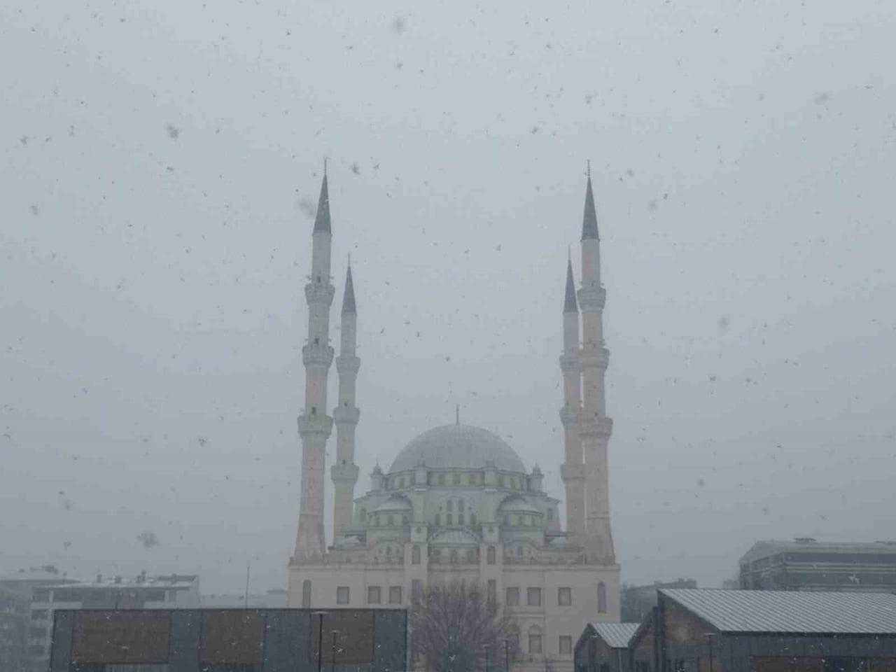 IĞDIR’DA KAR YAĞIŞI YENİDEN BAŞLADI