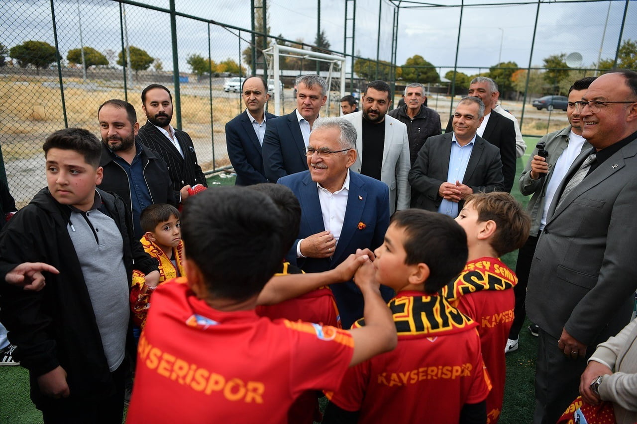 İHTİYAÇ DUYULAN İLÇELERDE 76 ÇOCUK OYUN ALANI VE 30 SPOR SAHASI YAPAN BÜYÜKŞEHİR BELEDİYESİ KIRSAL...