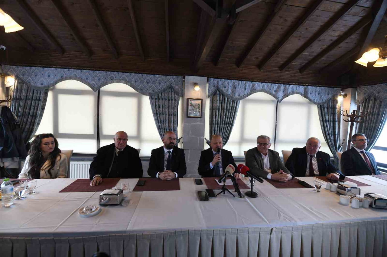 İKLİM DEĞİŞİKLİĞİNİN ETKİLERİYLE İLGİLİ KONUŞAN KASTAMONU VALİSİ MEFTUN DALLI, SUYUN ÖNEMİNE...