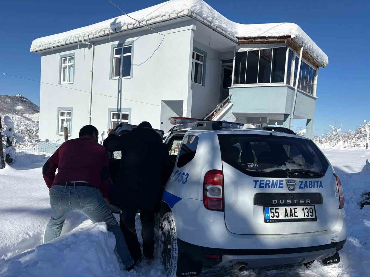 İLÇEYE YAKLAŞIK 35 KİLOMETRE UZAKLIKTA BULUNAN AMBARTEPE MAHALLESİ’NDE YAŞAYAN KOAH HASTASI...
