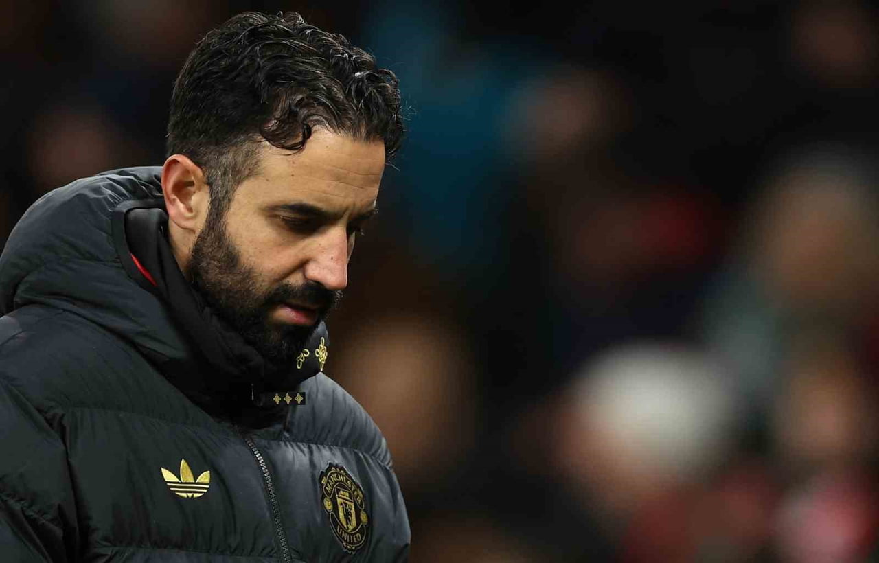 İNGİLTERE PREMİER LİG EKİPLERİNDEN MANCHESTER UNİTED, TEKNİK DİREKTÖR RUBEN AMORİM’İN GÖREVİNE SON...