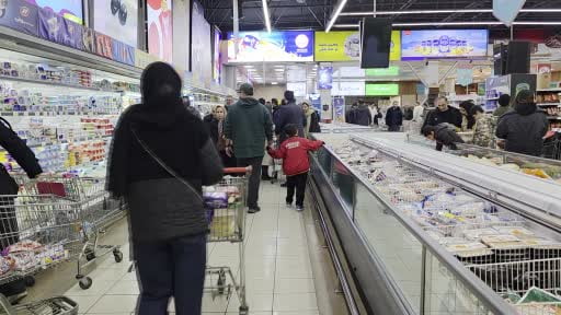 İran hükümeti, yaşam pahalılığı ve yüksek enflasyon nedeniyle 28 Aralık 2025 başlayan...