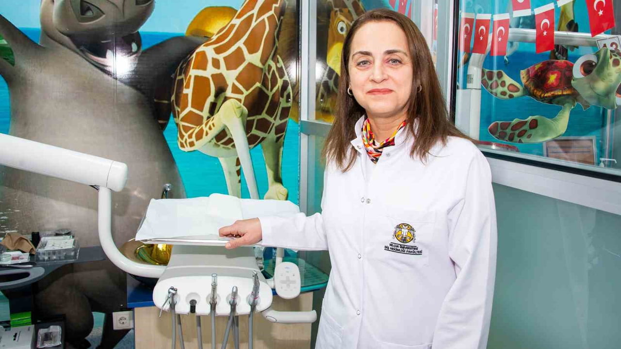 İŞ HEKİMLİĞİ FAKÜLTESİ DEKANI PROF. DR. GÜL TOSUN, "HASTALARIMIZIN MUAYENELERİ RÖNTGEN VE DENTAL...