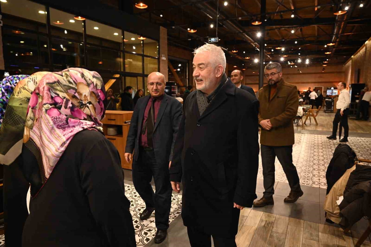 ISPARTA BELEDİYE BAŞKANI ŞÜKRÜ BAŞDEĞİRMEN, ŞEHİT MUHSİN KİREMİTÇİ İMAM HATİP ORTAOKULU’NUN KIZ VE...
