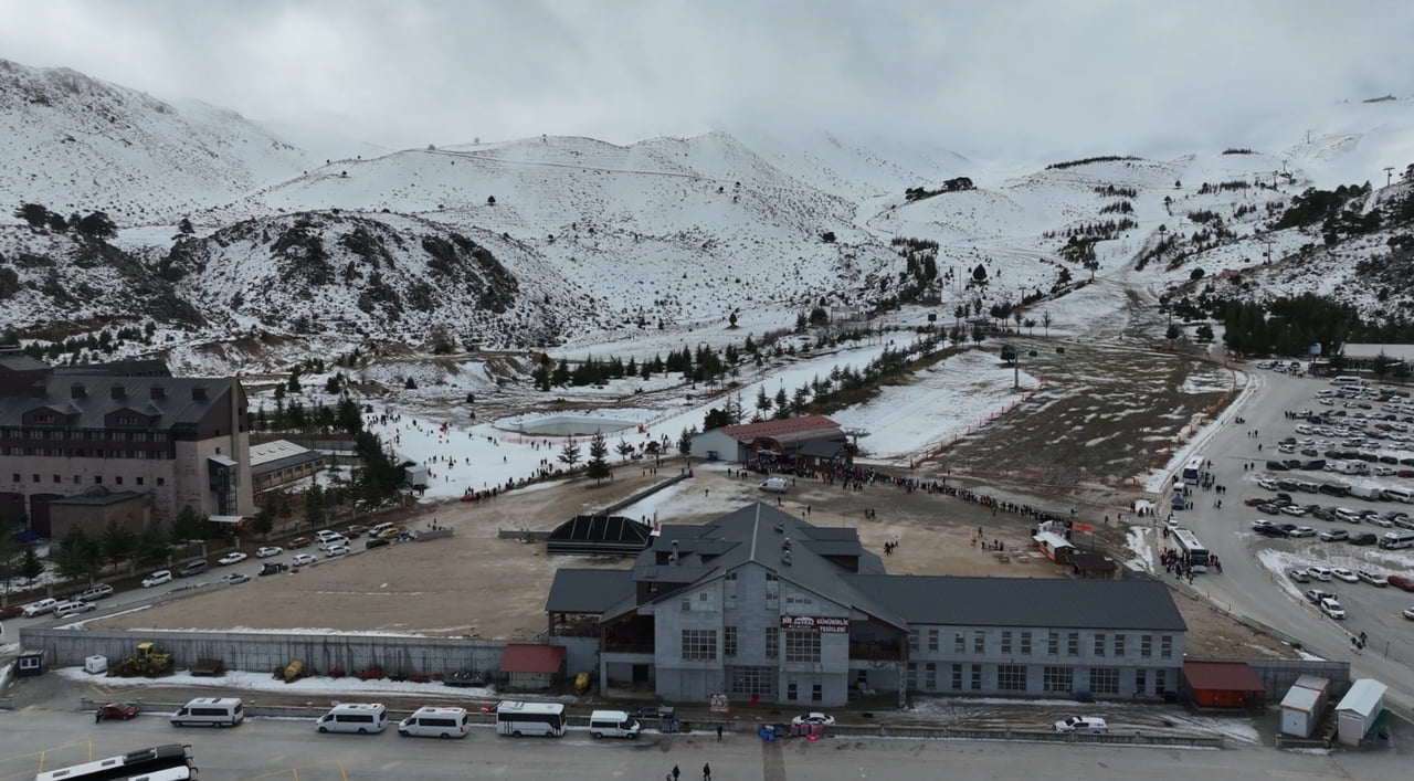 ISPARTA BELEDİYESİ TARAFINDAN HAFTA SONU DÜZENLENEN ÜCRETSİZ OTOBÜS SEFERLERİYLE DAVRAZ KAYAK...