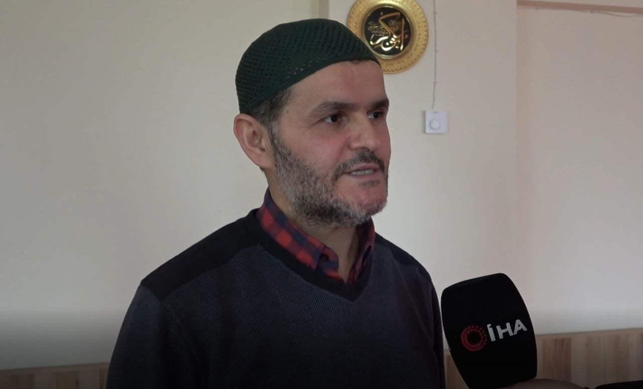 ISPARTA’DA YILMAZLAR CAMİİ’NDE ÇOCUKLARA MÜEZZİNLİK ÖĞRETİLMESİ SIRASINDA YAŞANAN GERGİNLİĞİN...