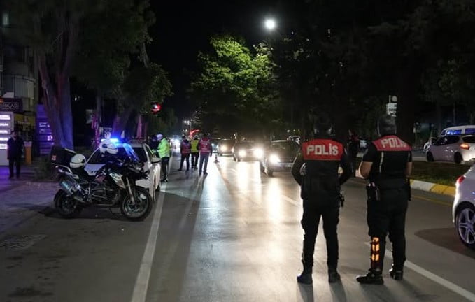 ISPARTA GENELİNDE SON 1 HAFTADA GERÇEKLEŞTİRİLEN POLİS DENETİMLERİNDE 24 BİNİN ÜZERİNDE KİŞİ...