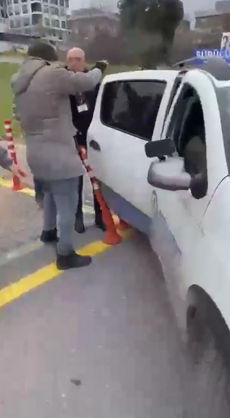 İSTANBUL AVCILAR’DA BİR GENÇ, 7. KEZ GİRDİĞİ DİREKSİYON SINAVINDANDA KALINCA ORTALIĞI BİRBİRİNE...