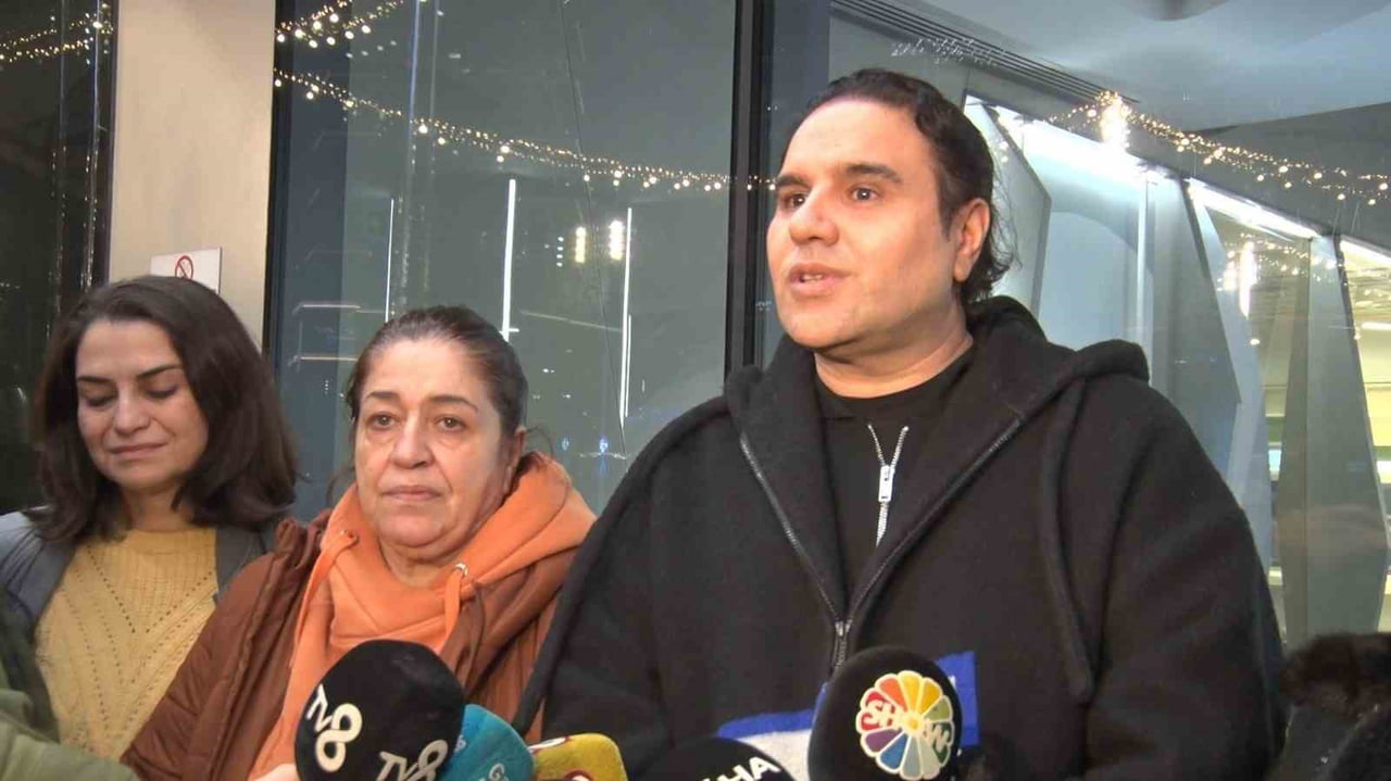 İSTANBUL’DA FENALAŞARAK KALDIRILDIĞI HASTANEDE HAYATINI KAYBEDEN ŞARKICI VE SUNUCU FATİH ÜREK’İN...