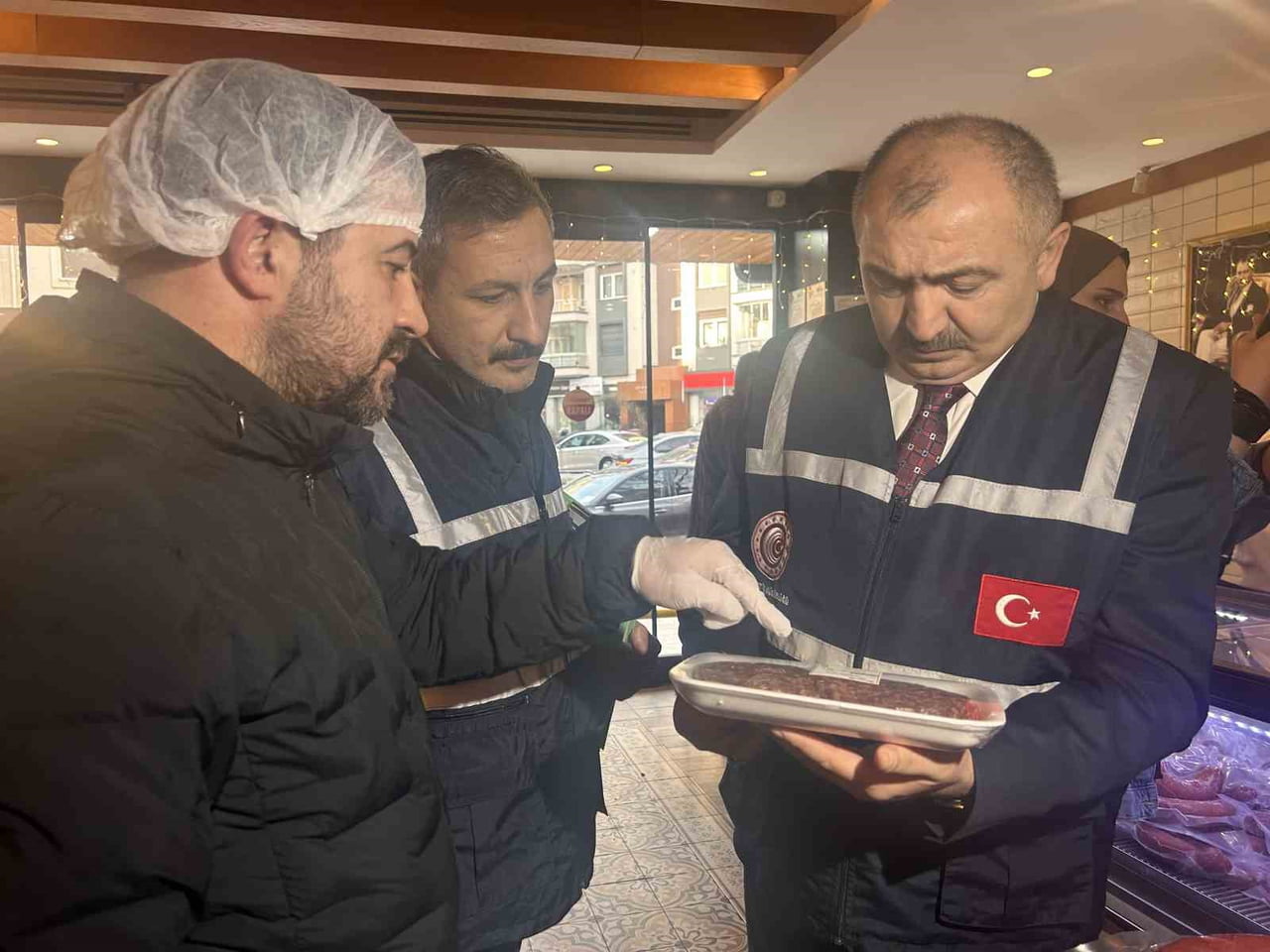 İSTANBUL’DA RAMAZAN AYI ÖNCESİ VATANDAŞLARIN GÜVENİLİR GIDAYA ULAŞMASINI SAĞLAMAK AMACIYLA...