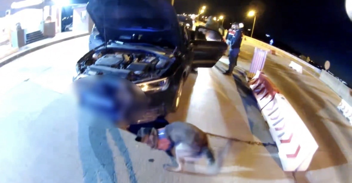 İSTANBUL’DAN GAZİANTEP’E UYUŞTURUCU SEVKİYATINA JANDARMA DARBESİ: 3 ŞAHIS TUTUKLANDI. ÇEŞİTLİ...