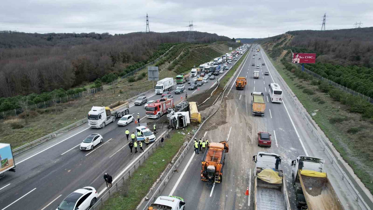 İSTANBUL’UN ARNAVUTKÖY İLÇESİ’NDE KUZEY MARMARA OTOYOLU’NUN FENERTEPE GİŞELERİ MEVKİİNDE...