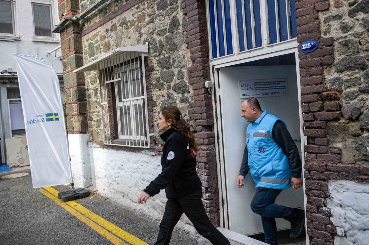 İZMİR BÜYÜKŞEHİR BELEDİYESİ TARAFINDAN REZERV MORG ALANI OLARAK KORUNAN ALANIN ÇEVRESİ İSE...