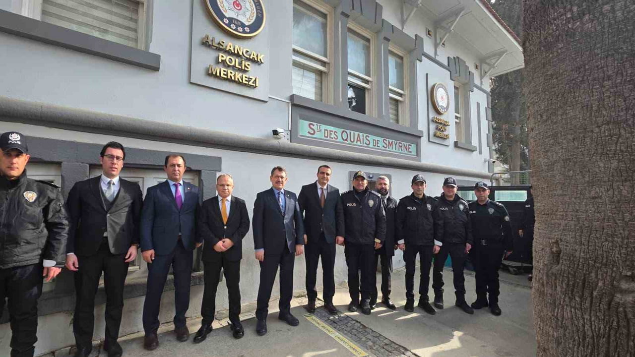 İZMİR CUMHURİYET BAŞSAVCISI ALİ YELDAN, KENT GENELİNDE GÖREV YAPAN EMNİYET BİRİMLERİNİ ZİYARET...