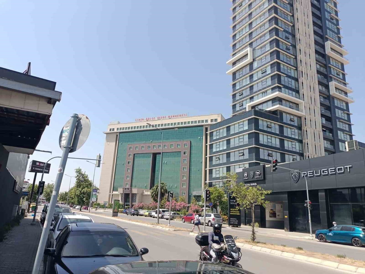 İZMİR’DE İCRA DOSYASINI ÖNE ALDIRMA KARŞILIĞINDA RÜŞVET ALDIKLARI İDDİASIYLA YARGILANAN İCRA MÜDÜR...