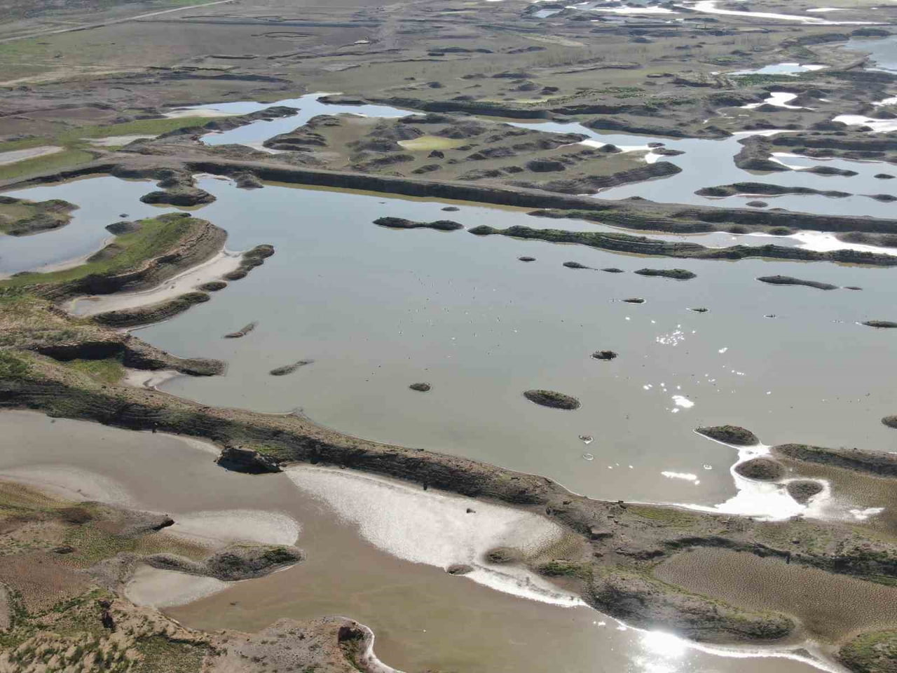İZMİR GENELİNDE SON GÜNLERDE ETKİLİ OLAN SAĞANAK YAĞIŞLAR, BARAJLARDAKİ SU SEVİYELERİNİ YUKARI...