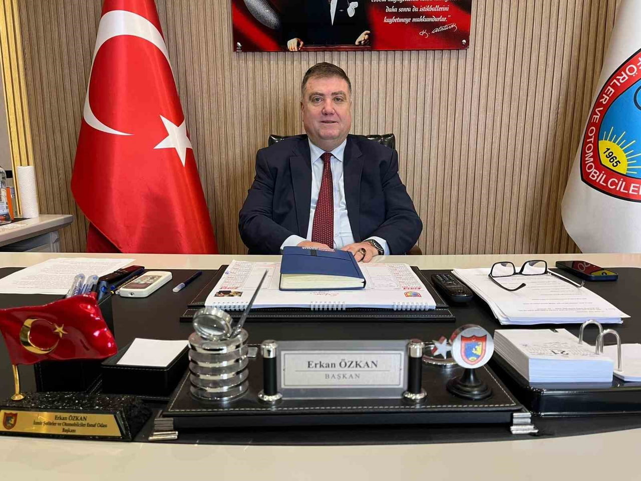 İZMİR ŞOFÖRLER VE OTOMOBİLCİLER ESNAF ODASI BAŞKANI ERKAN ÖZKAN, İZMİR BÜYÜKŞEHİR BELEDİYE BAŞKANI...