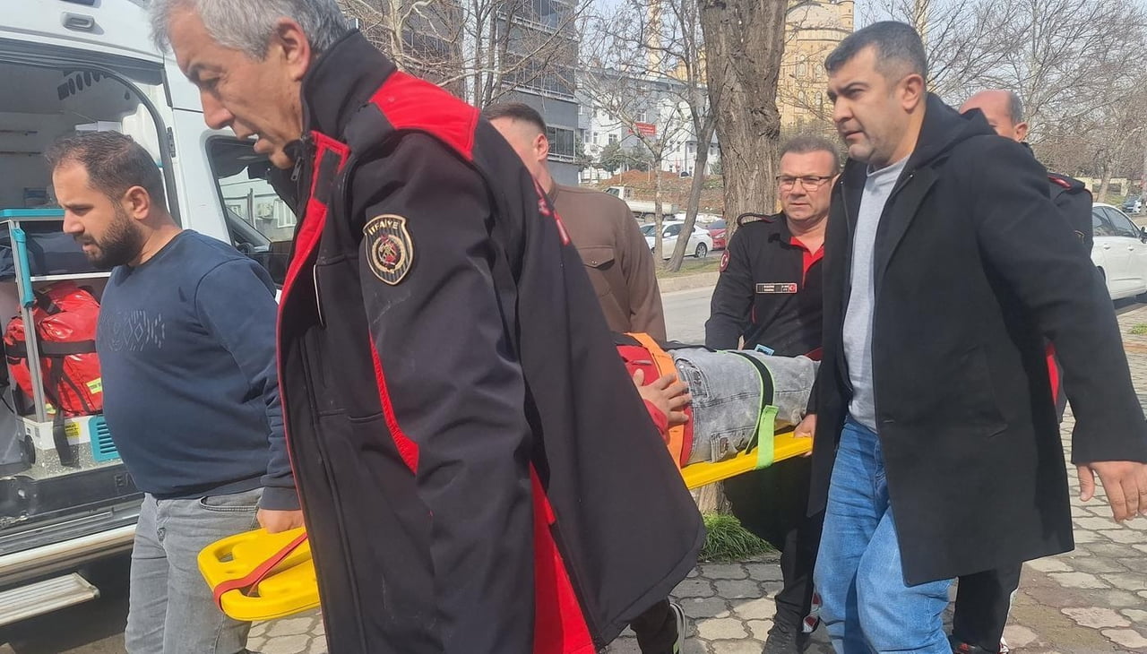 KAHRAMANMARAŞ’TA BİNANIN ASANSÖR BOŞLUĞUNA DÜŞEN VATANDAŞ YARALANDI.