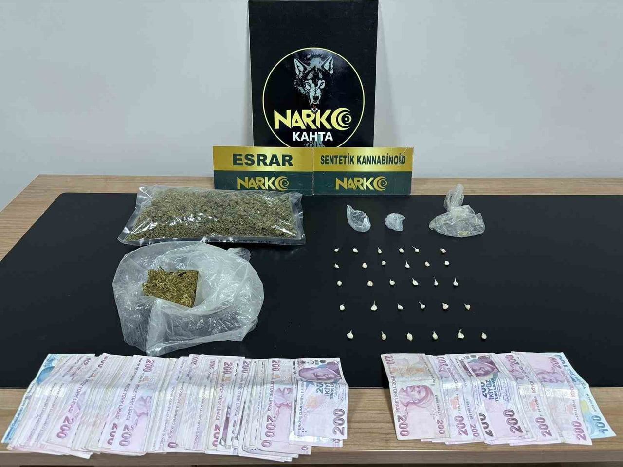 KAHTA’DA UYUŞTURUCU OPERASYONU: 3 TUTUKLAMA