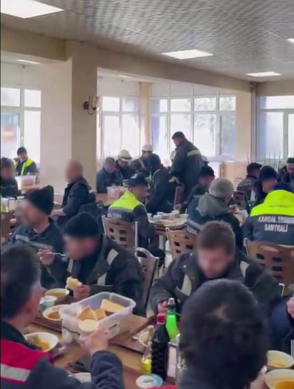 KANGAL TERMİK SANTRALİ'NDE İŞÇİLERE VAAT EDİLDİĞİ İLERİ SÜRÜLEN FARKLARIN ÖDENMEMESİNE TEPKİLER...