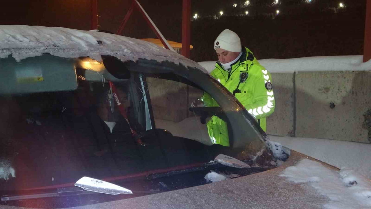 KAR YAĞIŞI, BUZLANMA VE DONDURUCU SOĞUĞA RAĞMEN TUNCELİ EMNİYET MÜDÜRLÜĞÜ'NE BAĞLI TÜM BİRİMLER...