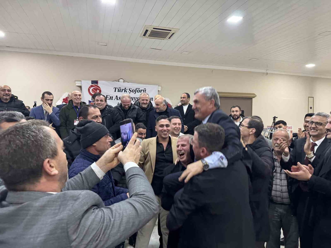 KARABÜK ŞOFÖRLER VE OTOMOBİLCİLER ODASI’NIN OLAĞAN GENEL KURULUNDA MEVCUT BAŞKAN CEMAL TOPÇU...