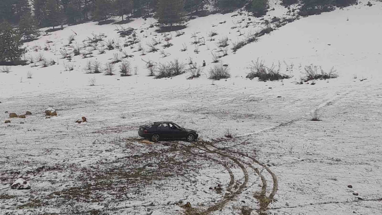 KARABÜK’TE KONTROLDEN ÇIKAN OTOMOBİLİN BOŞ ARAZİYE UÇARAK TAKLA ATMASI SONUCU 1 KİŞİ...