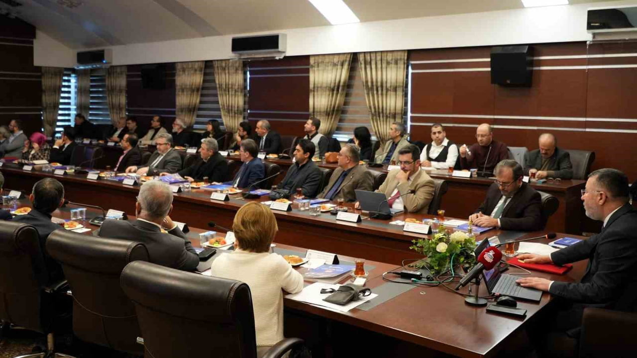 KARABÜK ÜNİVERSİTESİ OCAK AYI SENATO TOPLANTISI, REKTÖR PROF. DR. FATİH KIRIŞIK BAŞKANLIĞINDA...