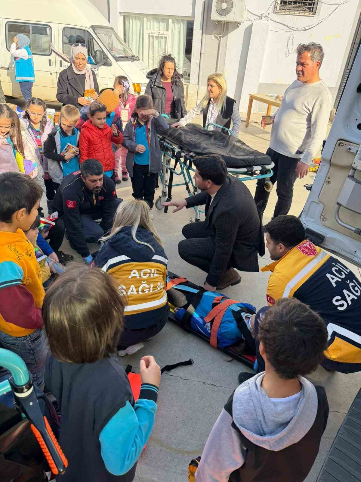 KARACASU KAYMAKAMLIĞI KOORDİNESİNDE KARACASU ATATÜRK İLKOKULU İLE KARACASU’YU SEVENLER...