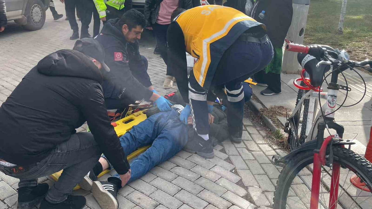 KARAMAN'DA OTOMOBİL İLE ÇARPIŞAN BİSİKLETİN SÜRÜCÜSÜ AĞIR YARALANDI.