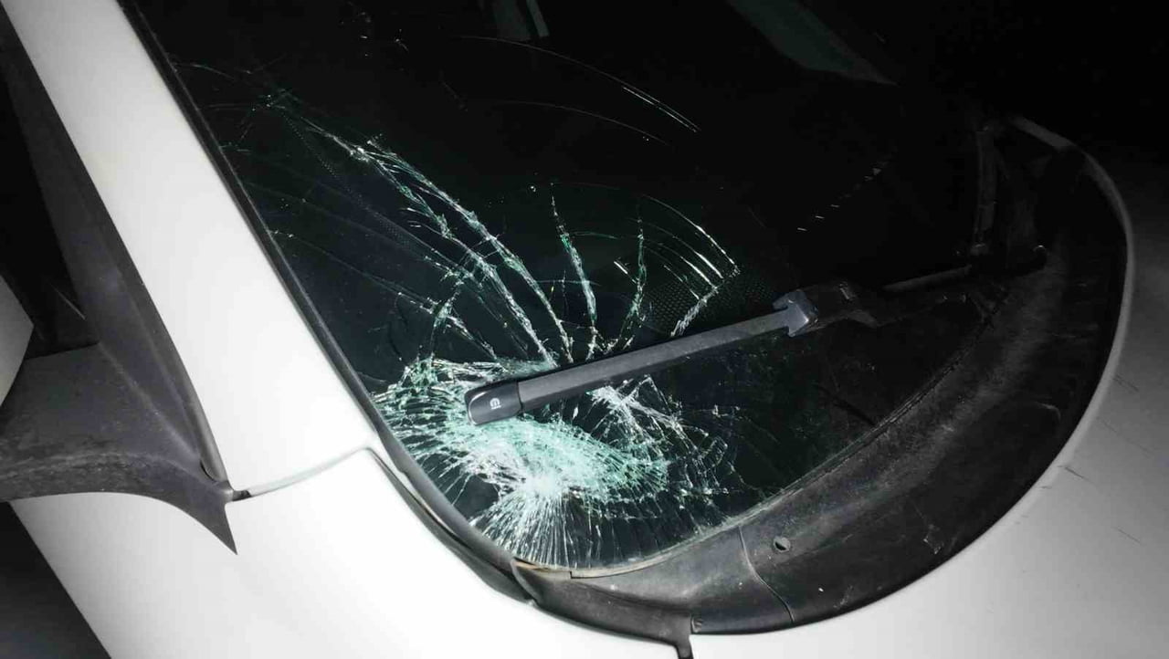 KARAMAN’DA OTOMOBİLİN ÇARPTIĞI KADIN YARALANDI.