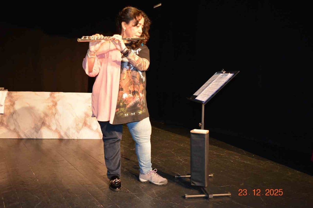 KARTAL’DA 28 YILDIR BİYOLOG OLARAK ÇALIŞAN REZZAN TÜRKOĞLU (55) MESLEĞİNİ BIRAKARAK TİYATROYA...