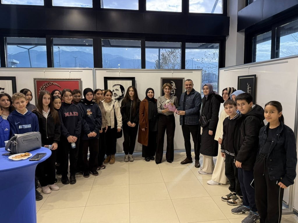 KARTEPE BELEDİYESİ SANAT EVİ, GELENEKSEL EL SANATLARINI MODERN YORUMLARLA BULUŞTURAN ÖNEMLİ BİR...