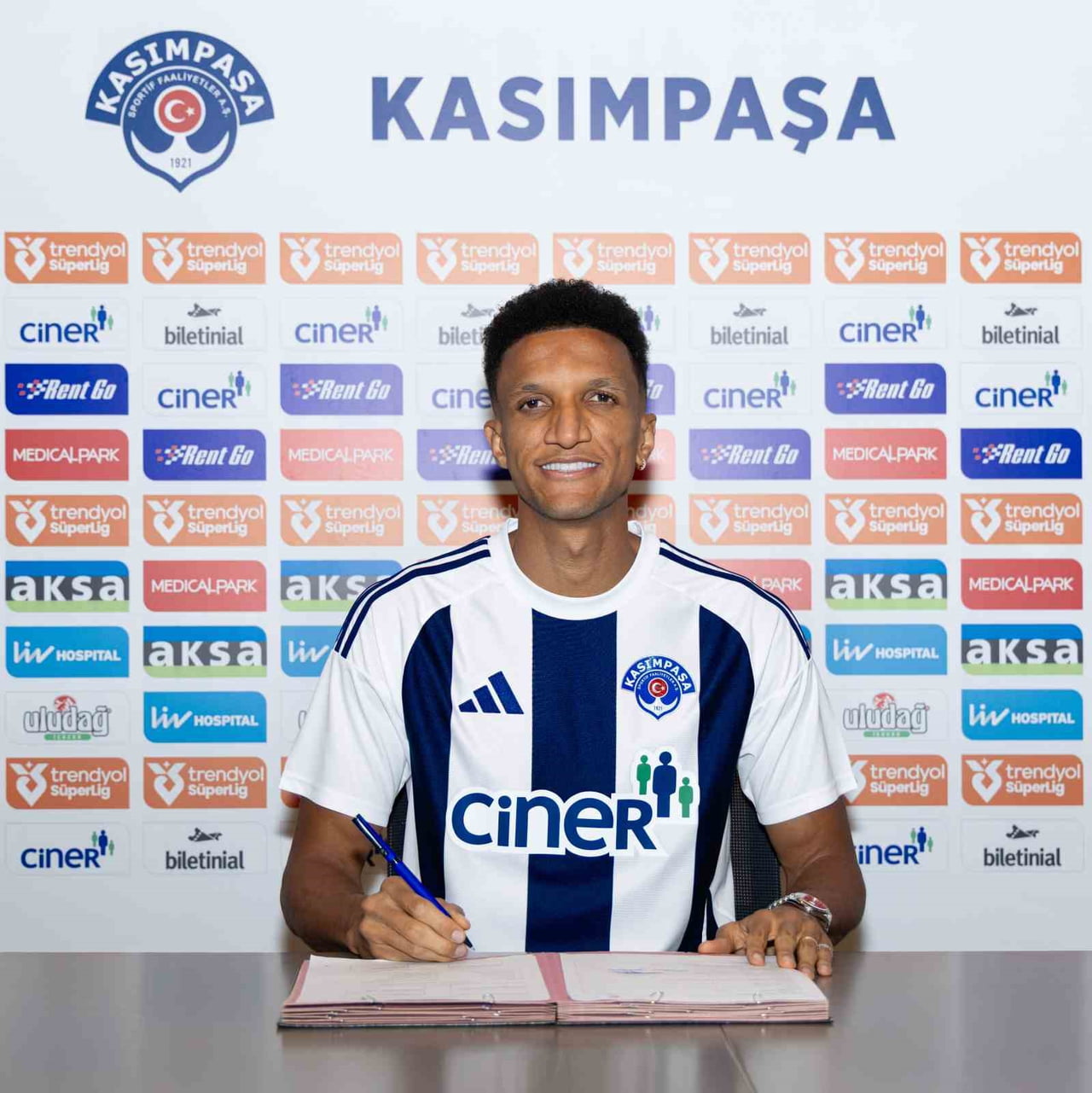 KASIMPAŞA, FENERBAHÇE’NİN BREZİLYALI STOPERİ RODRİGO BECAO’YU SEZON SONUNA KADAR KİRALIK OLARAK...