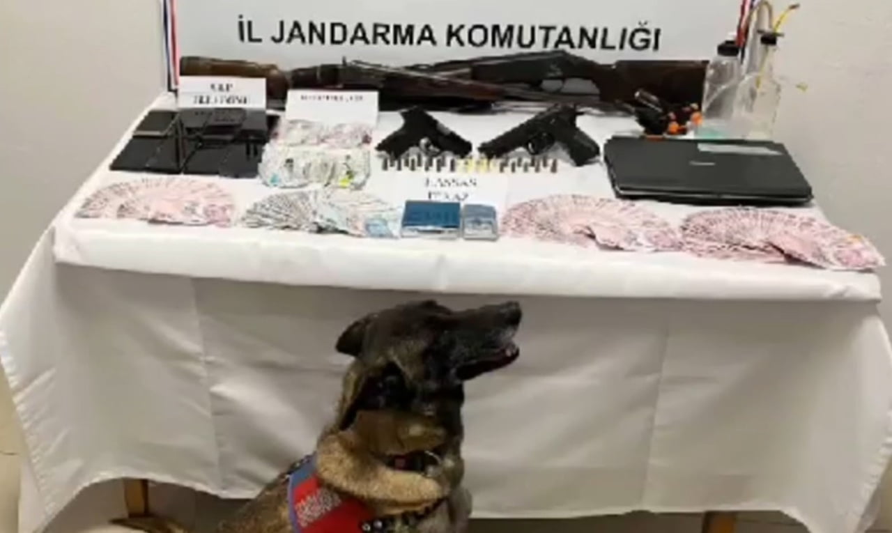 KASTAMONU’DA JANDARMA EKİPLERİNCE 12 FARKLI ADRESE EŞ ZAMANLI GERÇEKLEŞTİRİLEN UYUŞTURUCU...