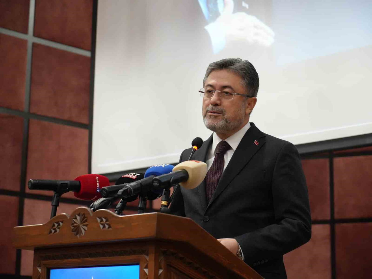 KASTAMONU’DA KONUŞAN TARIM VE ORMAN BAKANI İBRAHİM YUMAKLI, İÇME SUYU SORUNLARIYLA İLGİLİ CHP'Lİ...