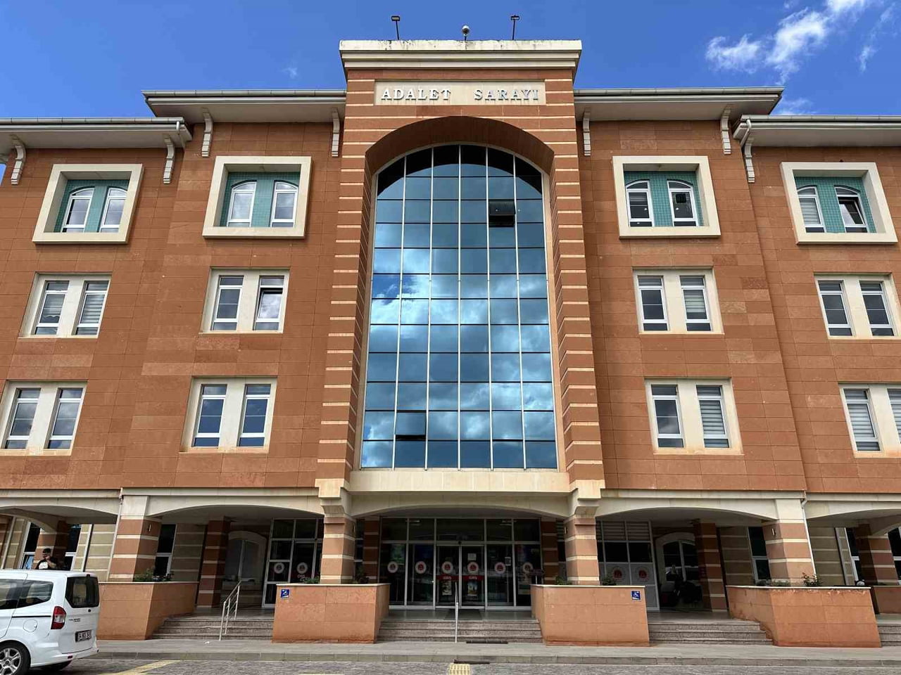 KASTAMONU’DA LETGON İSİMLİ ALIŞVERİŞ SİTESİNDEN TELEFON ALMAK İÇİN PAZARLIK YAPAN VE ÜCRETİNİ...