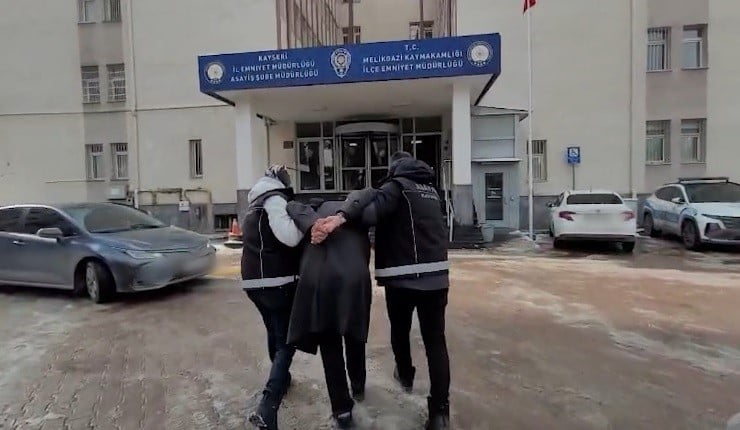 KAYSERİ'DE HAKKINDA 'UYUŞTURUCU MADDE TİCARETİ YAPMAK' SUÇUNDAN 10 YIL 4 AY HAPİS CEZASI BULUNAN...