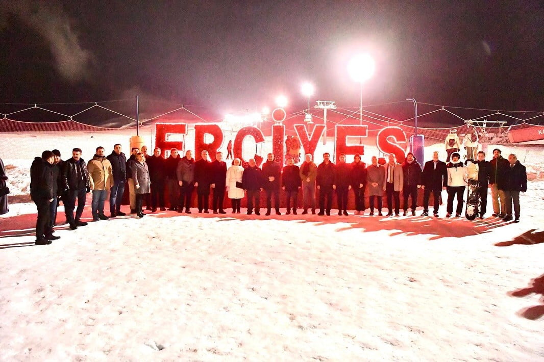 KAYSERİ BÜYÜKŞEHİR BELEDİYE BAŞKANI DR. MEMDUH BÜYÜKKILIÇ; KAYSERİ VALİSİ GÖKMEN ÇİÇEK İLE...