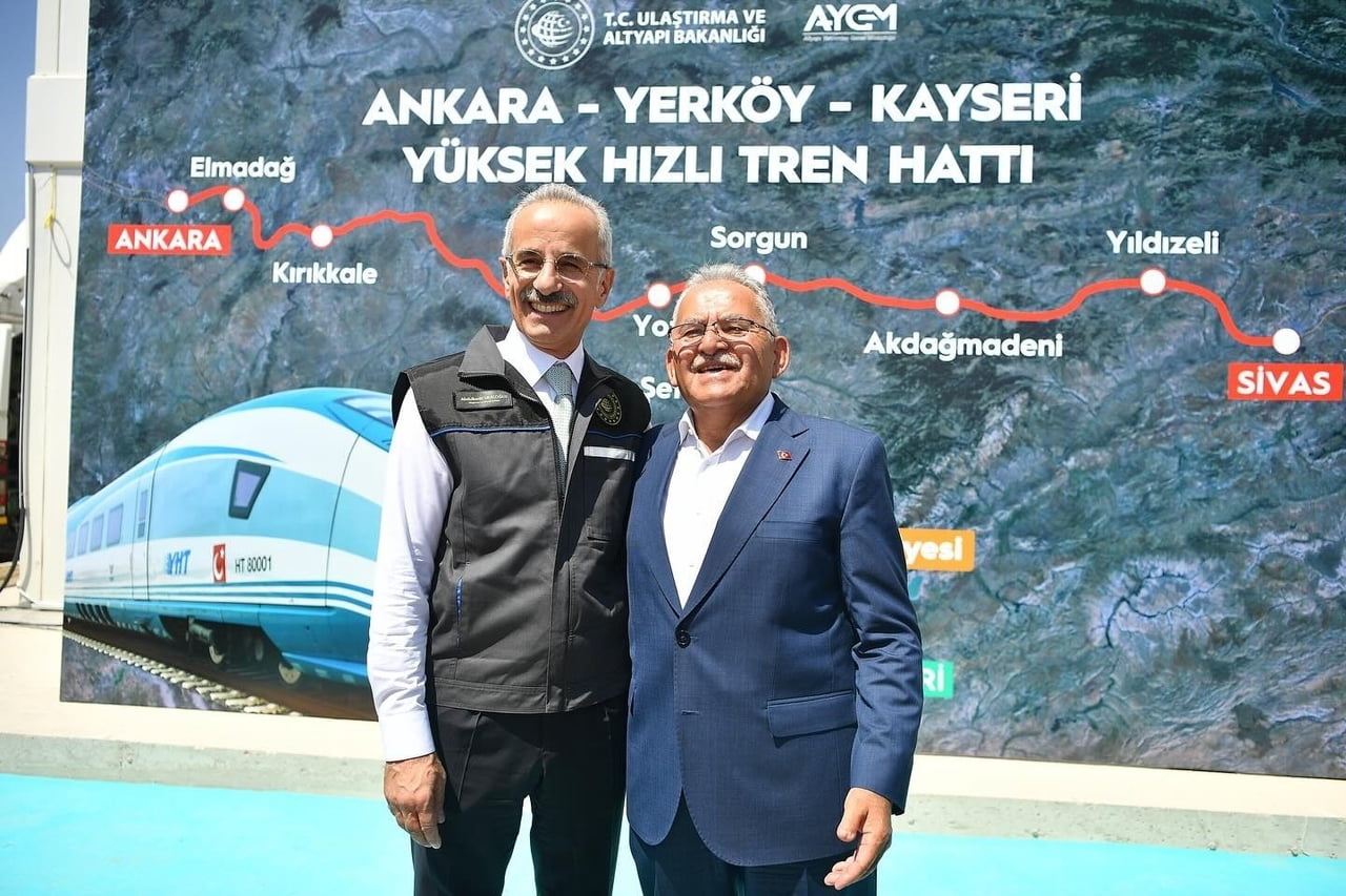 KAYSERİ BÜYÜKŞEHİR BELEDİYE BAŞKANI DR. MEMDUH BÜYÜKKILIÇ, ULAŞTIRMA VE ALTYAPI BAKANLIĞI’NIN 2025...